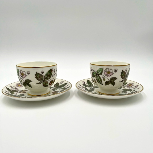Set of 2 Wedgwood Strawberry Hill Cup & Saucer Bone China England - Picture 4 of 7
